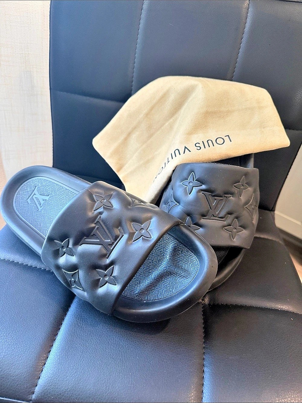 Louis Vuitton Pool Pillow Flat Comfort Mule Black
